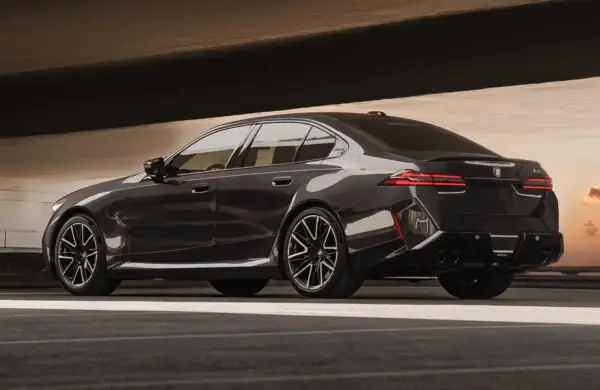 BMW M5 G90