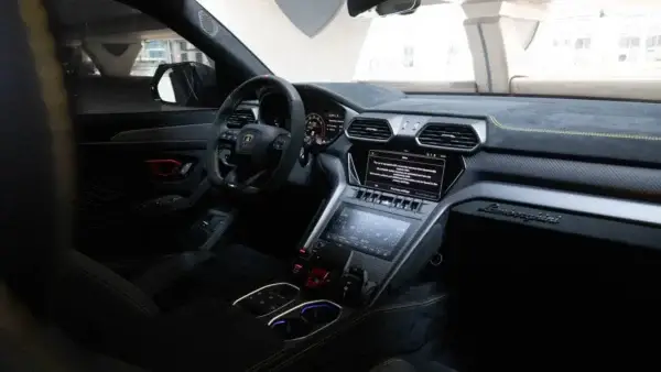 Lamborghini Urus Performante