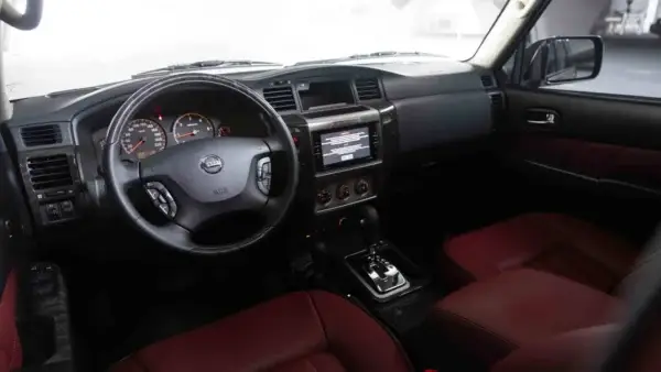 Nissan Patrol Super Safari Gray/Golden