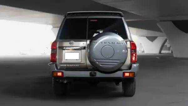 Nissan Patrol Super Safari Gray/Golden